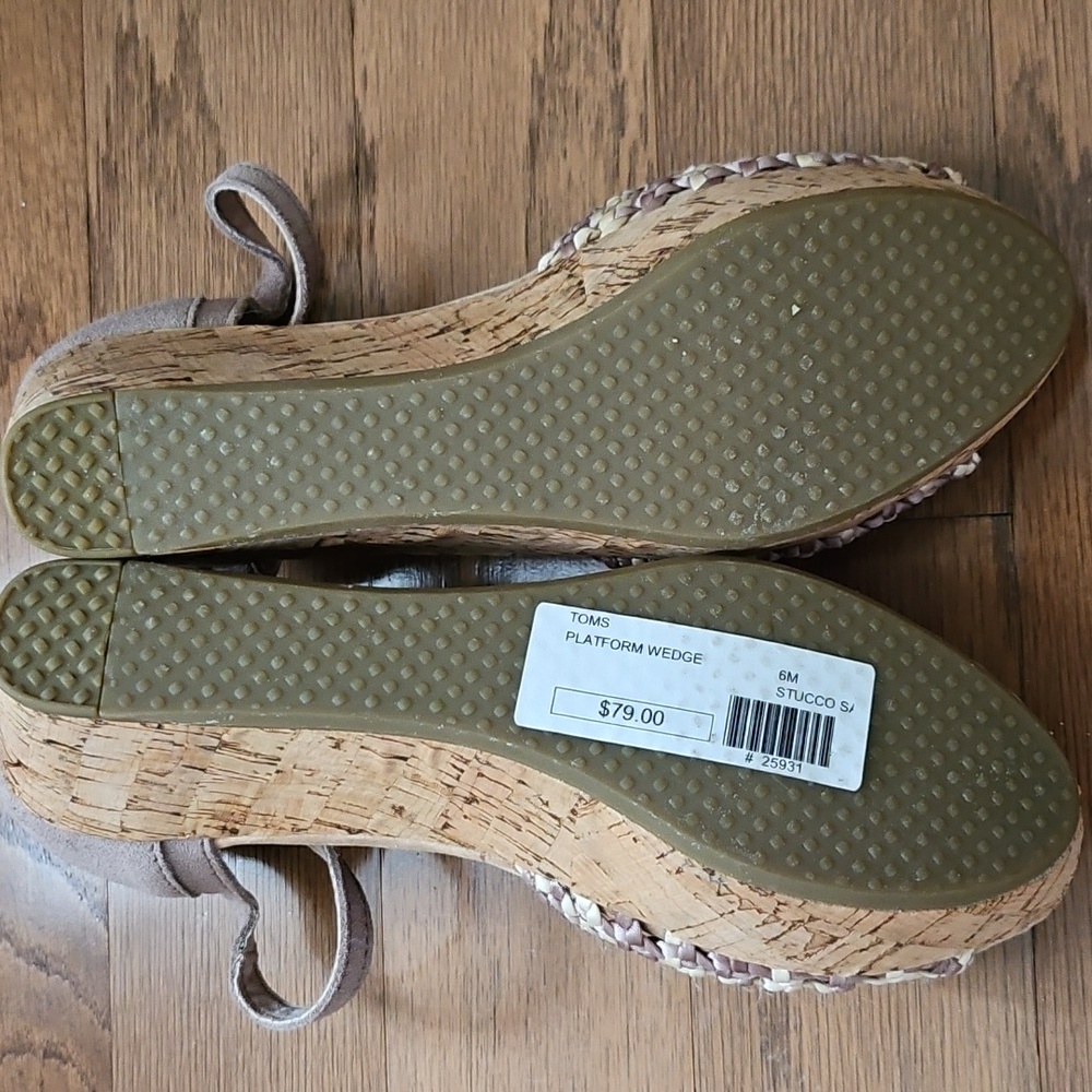 🎉HP🎉 Toms Platform Wedges - Picture 3 of 7